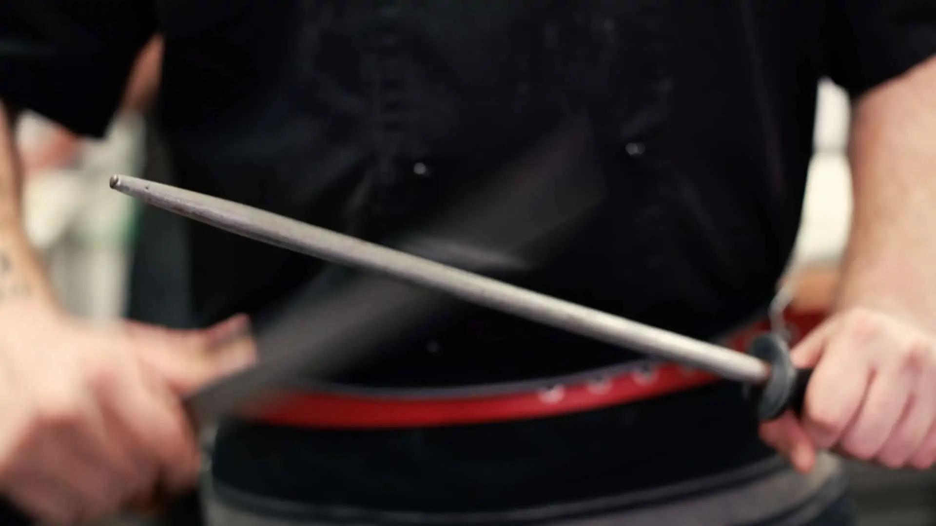 Butcher sharpening knife